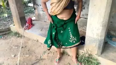 Sonali Shinha - Big Ass Bhabhi In Yellow Green Saree Fingering Pussy Outdoor Boobs Milking