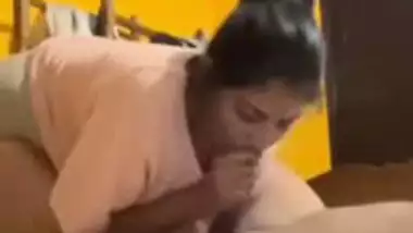 Viral mallu girl sucking big dick of boyfriend