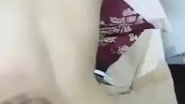 XXX sex is a good way for both man and Desi girl to make MMS video