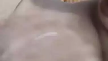 নাসিমার ভোদায় আংগুল দিয়ে রস বের করা দেখুন