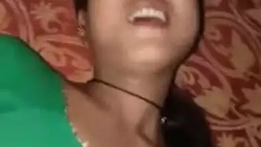 Beautiful desi XXX babe gets her pussy hard fucked by her neighbour MMS