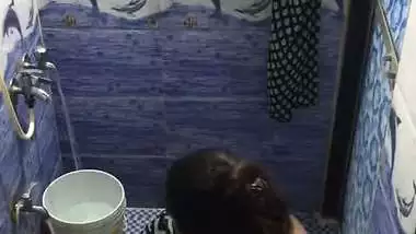 Pony tail bhabhi nude bath caught by neighbor