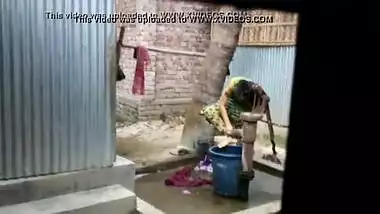 desi girl bathing outdoor for full video http://zipvale.com/FfNN