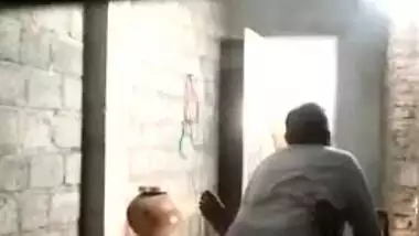 House owner fucks Desi babe and takes XXX video on MMS