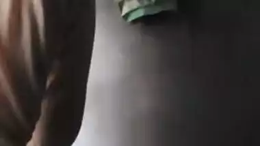 Slim Desi chick sneaks in shower to film special XXX video for her man