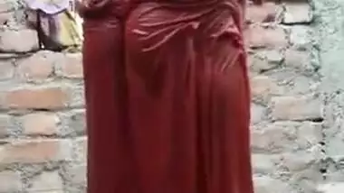 Hottest Indian Sexy Bhabhi Bathing And Show Her Big Boobs And Tight Pussy Hole