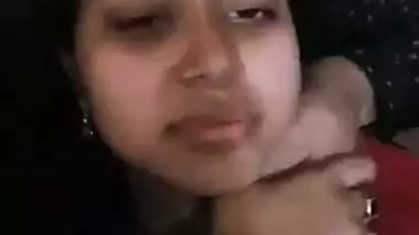 Kiss and fondling Indian MMS