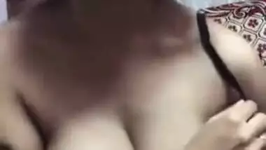Slinky young Desi woman takes sex bra down and flaunts her XXX boobs