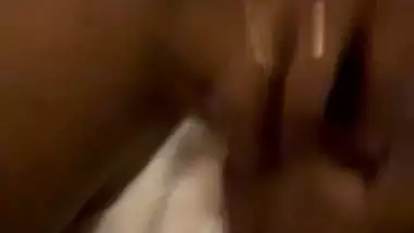 Tamil xxx MMS of an 18 yr old desi girl from a hotel room