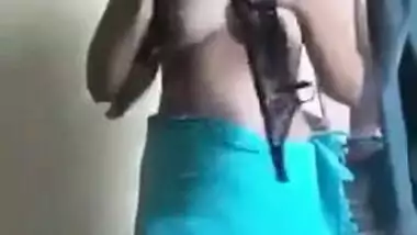 After shower Indian girl with perky XXX tits records quick sex video for BF