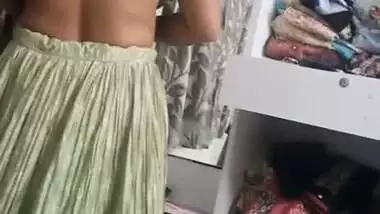 Mumbai Churchgate road apartment bhabhi dress change