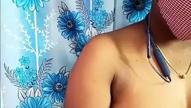 Stripchat Tamil girl Aarthi naked boobs showing