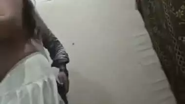 Busty whore fucks and dances nude in Pakistani xxx MMS