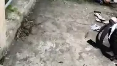 XXX voyeur finds Desi lovers fucking in the fresh air in MMS video