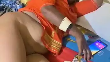 Mature slut pussy showing to customer for fucking