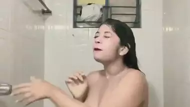 Bangladeshi TikToker nude bath viral exclusive video