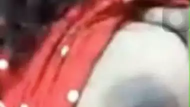 Cute expression bhabhi shows boobs and pussy on video call