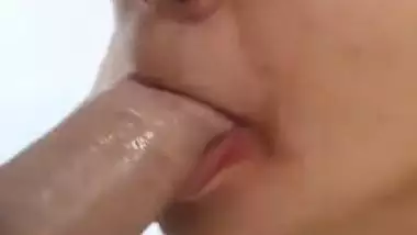 Seductive eyes girlfriend Indian blowjob in nudity