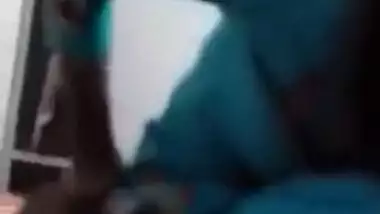 Indian gal puts condom on BF's erect XXX rod making it ready for sex