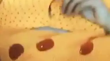 Saree XNXX sex video of yellow saree aunt