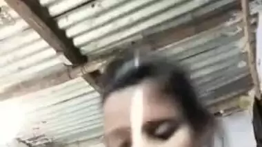 Guys pay money to make the Desi village teen's XXX video into MMS