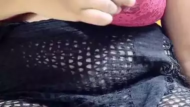 Sexy Milf Indian Bhabi Honey Cooling Down Her Hot Boobs - Indian Aunty And Indian Bhabhi