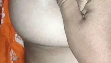 Village wife big melons pressing and pussy fucking