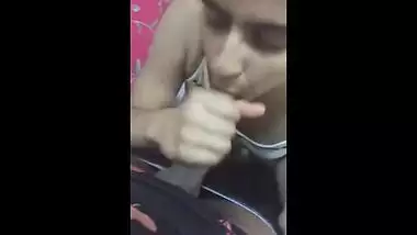 Desi porn mms of young girl given hot blowjob session to her lover