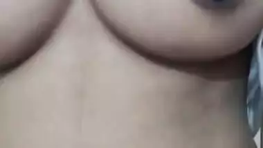 Today Exclusive- Desi Girl Showing Her Nude Body To Lover On Video Call Part 2