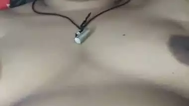 A college guy fingers in pussy in Indian Bhabhi sex MMS