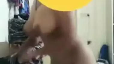Chubby Desi diva twerks tits and XXX booty during solo sex cam show