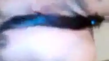 Hot Desi wife orall-service to her hubby at home movie scene