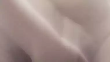 Paki GF Fingering Asshole