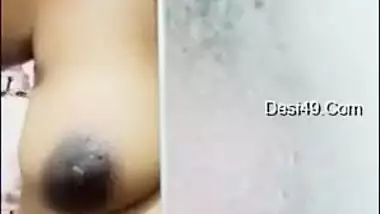 Voluptuous Desi mom makes a nude shower video for all the horny guys