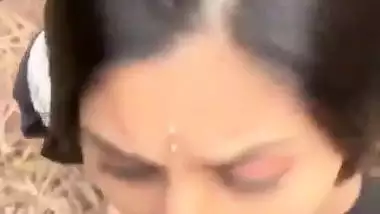 Hyderabad lady enjoys Indian blowjob sex in jungle