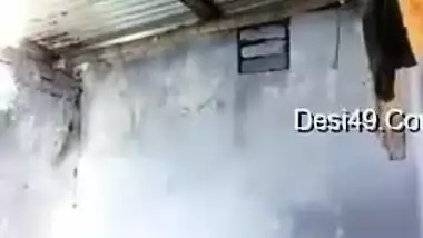 Today Exclusive- Cute Desi Girl Record Her Bathing Video For Bf