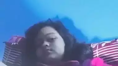 Bangladeshi Chittagong girl fingering her cunt on cam