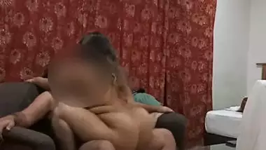 Desi Pakistani cougar has scandalous XXX sex with lover for the cam
