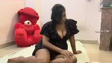 Roomie films porn video after finding out that busty Desi is a webcam girl