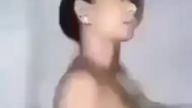 Husband doesn't know Desi turns cam on performing MMS show for XXX fans