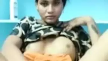 Desi girl shows off pussy to XXX lover via video link and becomes MMS