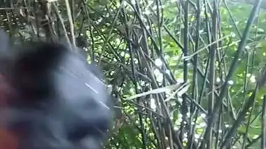 Nude Tamil girl sucking lund of payyan in forest