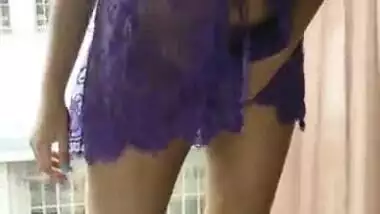 Indian gf flashes her amazing boobs and pussy for everyone in a dare