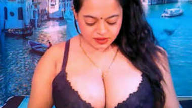 Ayushi_mehta Nude Pussy Closeups On Cam For Live Sex Video Chat